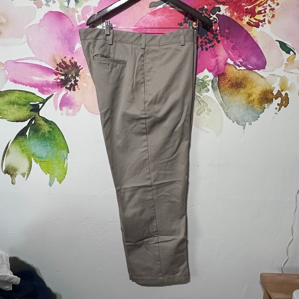 Van Heusen Classic Khaki Chino Pants Men Size 38x29 Slacks Dress Business